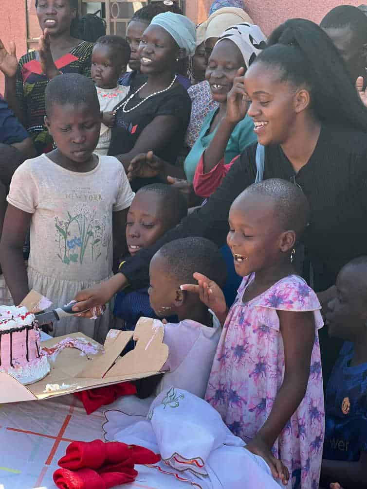 Cake-and-celebration-Girl-Power-USA 