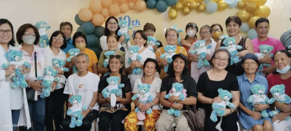 Cancer-warriors-carrying-teddy-bears-donated-by-Girl-Power-USA